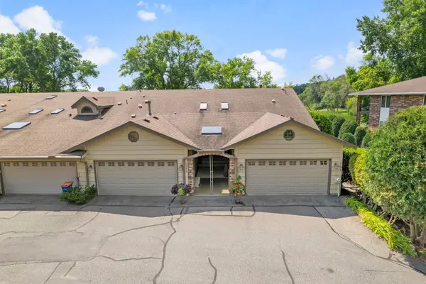 1297 Black Oaks Court N, Plymouth, MN 55447