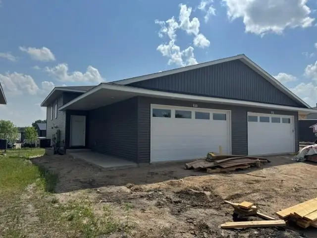 810 Texas Avenue Nw, Hutchinson, MN 55350 - #1