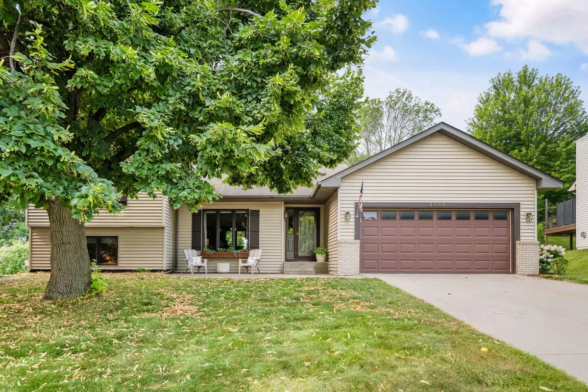 1584 Lake Susan Hills Drive, Chanhassen, MN 55317 - #1