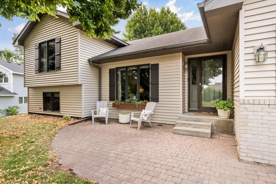 1584 Lake Susan Hills Drive, Chanhassen, MN 55317 - #2