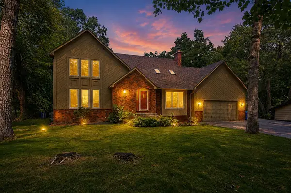 867 Lois Lane, Circle Pines, MN 55014