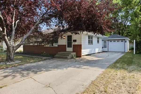 1208 18th Street S, Moorhead, MN 56560
