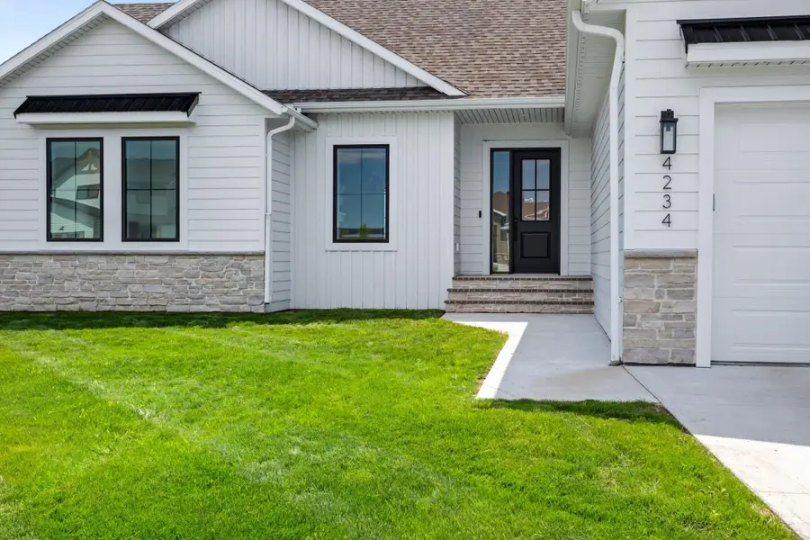 4234 Bristlecone Loop S, Fargo, ND 58104 - #2