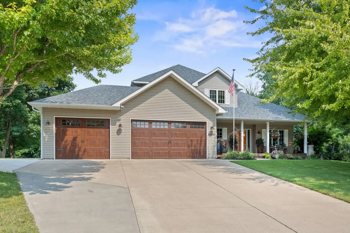 1869 White Oak Drive, Chaska, MN 55318 - #1