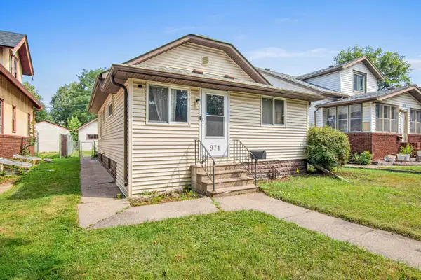 971 Lawson Avenue E, Saint Paul, MN 55106