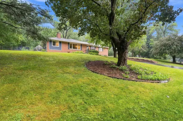 3600 Sunrise Drive E, Minnetonka, MN 55345