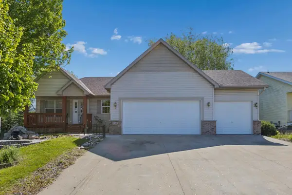 211 7th Street S, Winsted, MN 55395