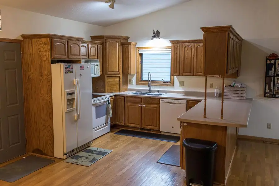 2415 12th Avenue Sw, Devils Lake, ND 58301 - #3