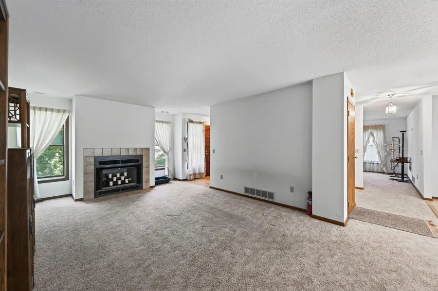 2597 Hayward Avenue N, Oakdale, MN 55128 - #3