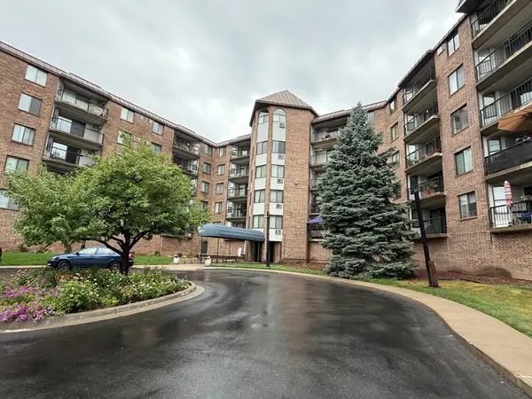 2601 Kenzie Terrace #528, Saint Anthony, MN 55418