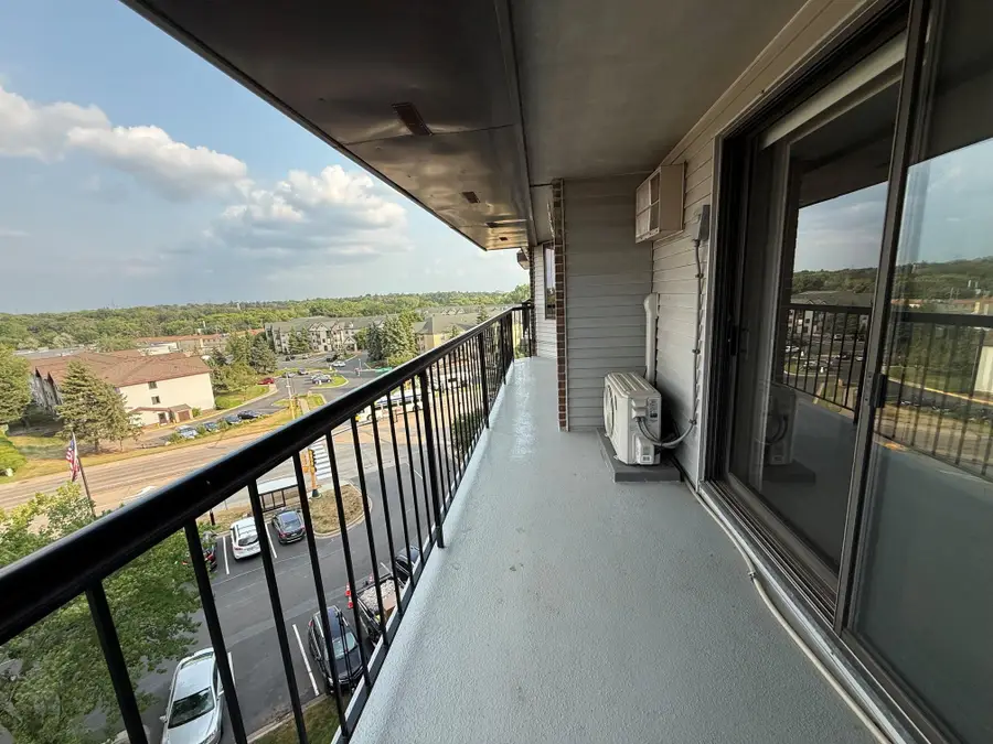 2601 Kenzie Terrace #528, Saint Anthony, MN 55418 - #3