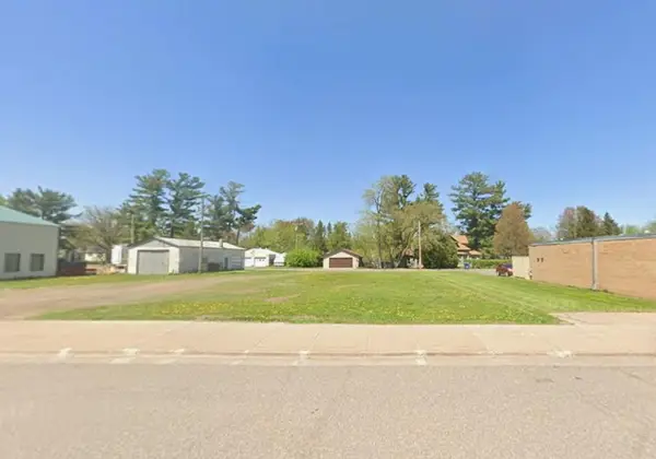 608 Main Street W, Isle, MN 56342