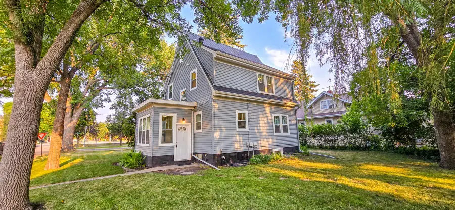 803 10th Street S, Moorhead, MN 56560 - #2