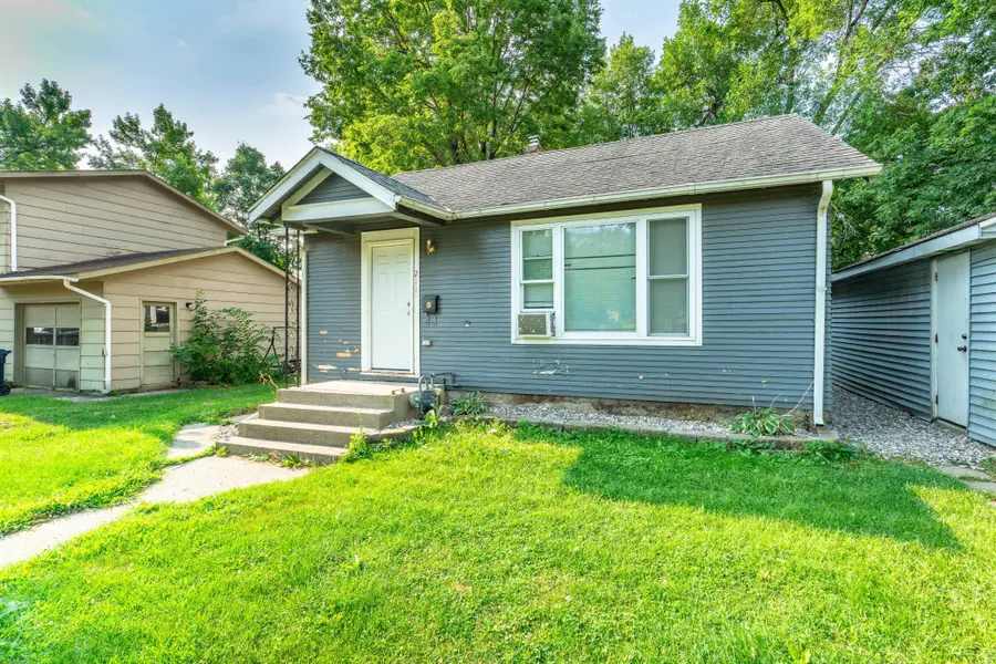 211 W Channing Avenue, Fergus Falls, MN 56537 - #3