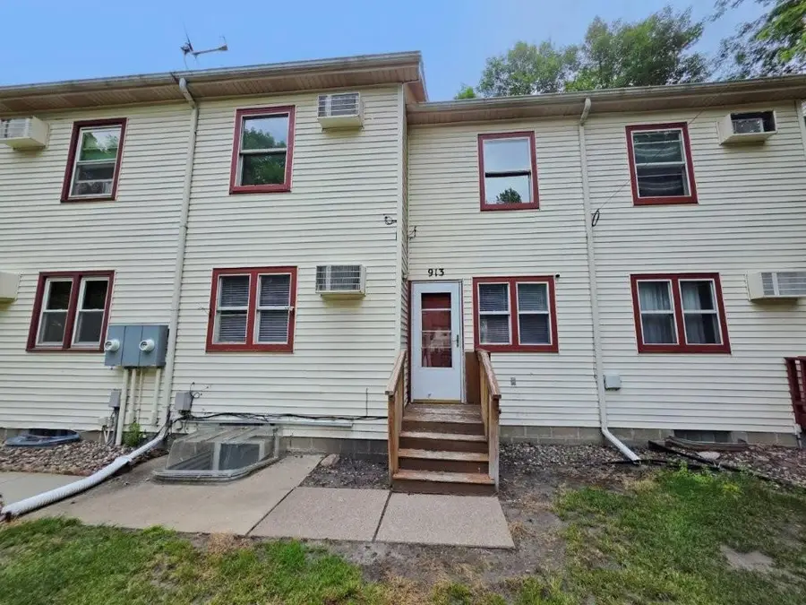 913 Marion Street, Saint Paul, MN 55117 - #2
