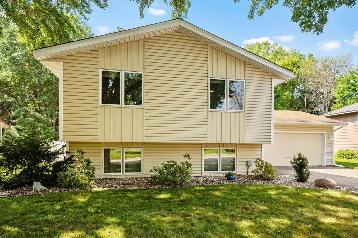 717 Dresden Drive, Chaska, MN 55318 - #1