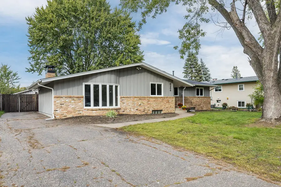 6208 81st Avenue N, Brooklyn Park, MN 55443 - #3