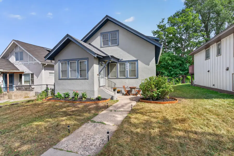 2946 Vincent Avenue N, Minneapolis, MN 55411 - #2
