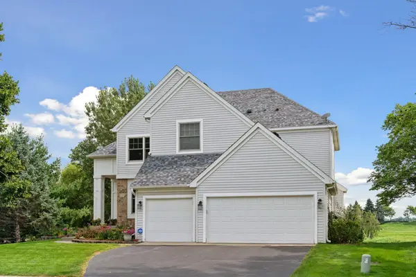 11251 Nassau Circle Ne, Minneapolis, MN 55449