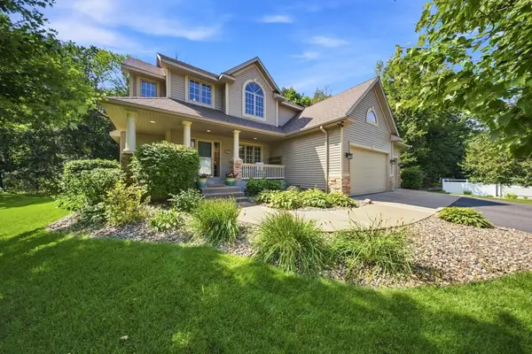 605 Knollwood Drive, Hudson, WI 54016