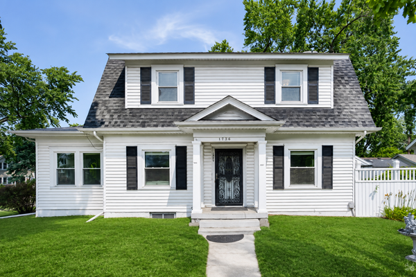 1900 E 42nd Street, Minneapolis, MN 55407