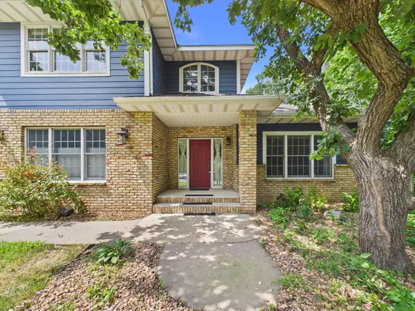 2527 Colony Circle, Saint Cloud, MN 56303