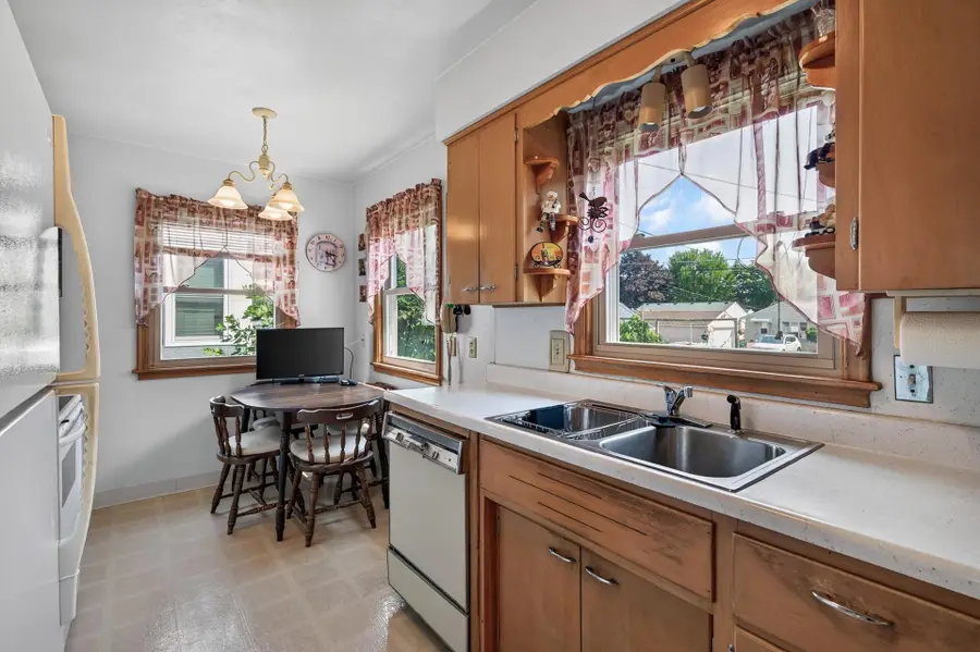 1582 Hoyt Avenue E, Saint Paul, MN 55106 - #3