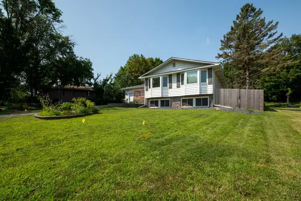 1732 Evergreen Drive, Woodbury, MN 55125