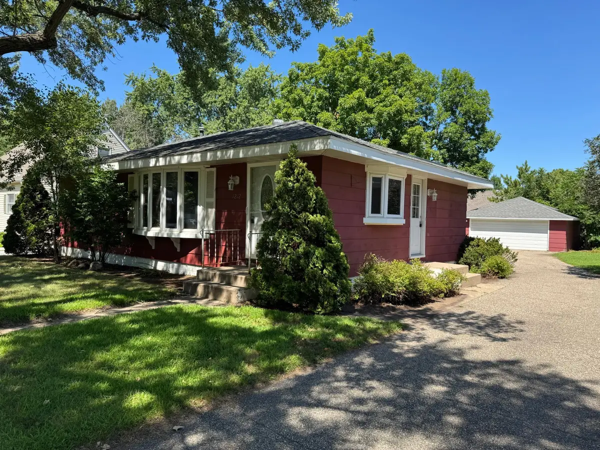 1212 Sugar Lane, Chaska, MN 55318 - #1