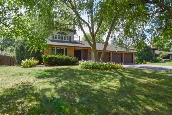 4428 Pleasant Drive, New Brighton, MN 55112