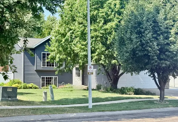 3318 39th Street S, Moorhead, MN 56560