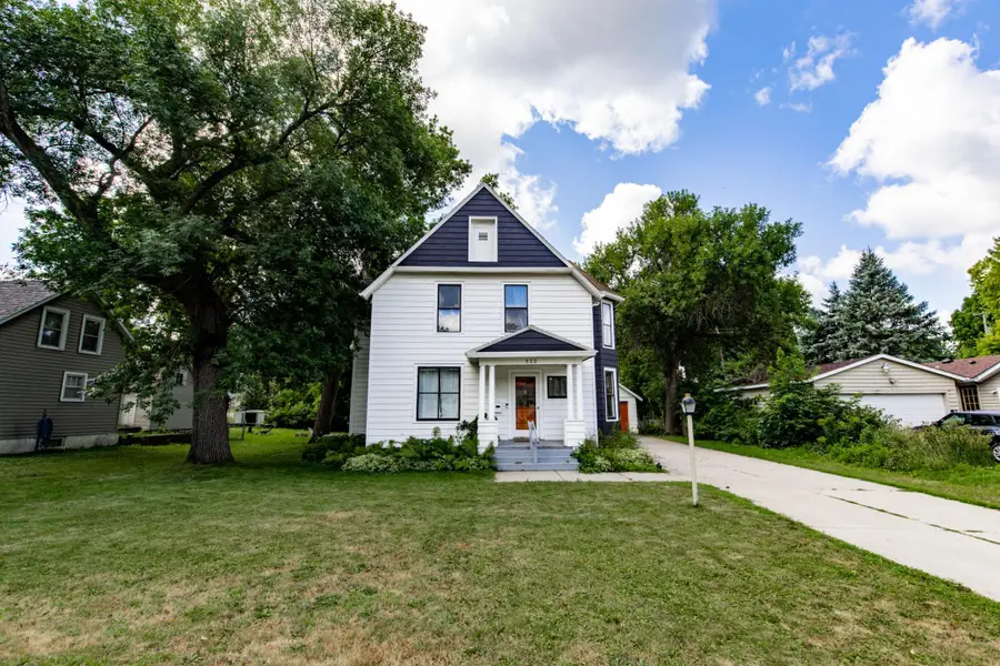 522 E Adolphus Avenue, Fergus Falls, MN 56537 - #3