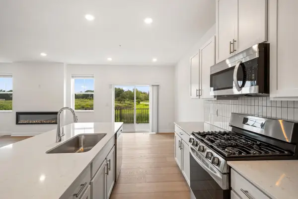 229 Huntington Drive, Waconia, MN 55387