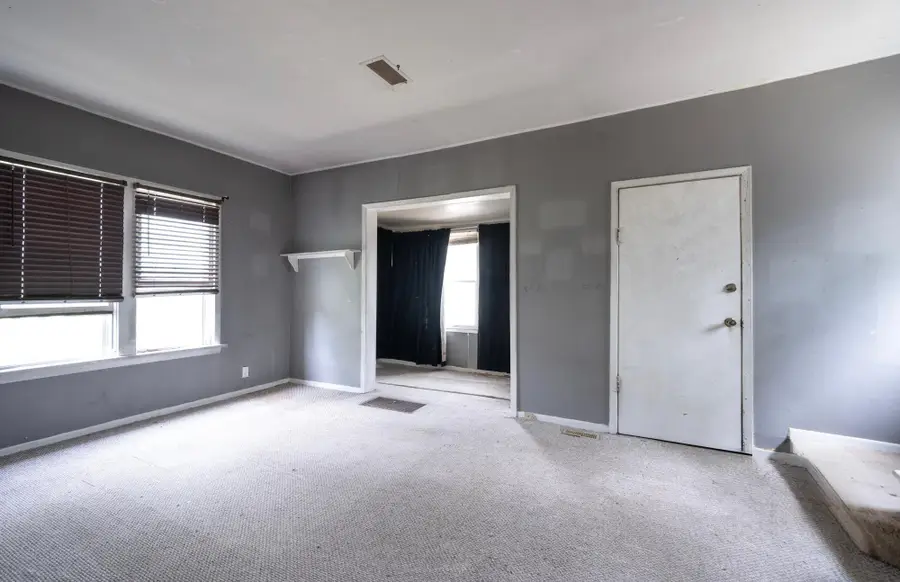 568 Lawson Avenue W, Saint Paul, MN 55117 - #2
