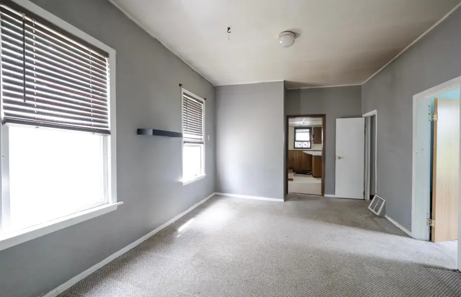568 Lawson Avenue W, Saint Paul, MN 55117 - #3
