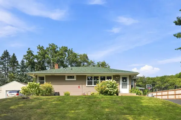 1587 Sextant Avenue E, Maplewood, MN 55109