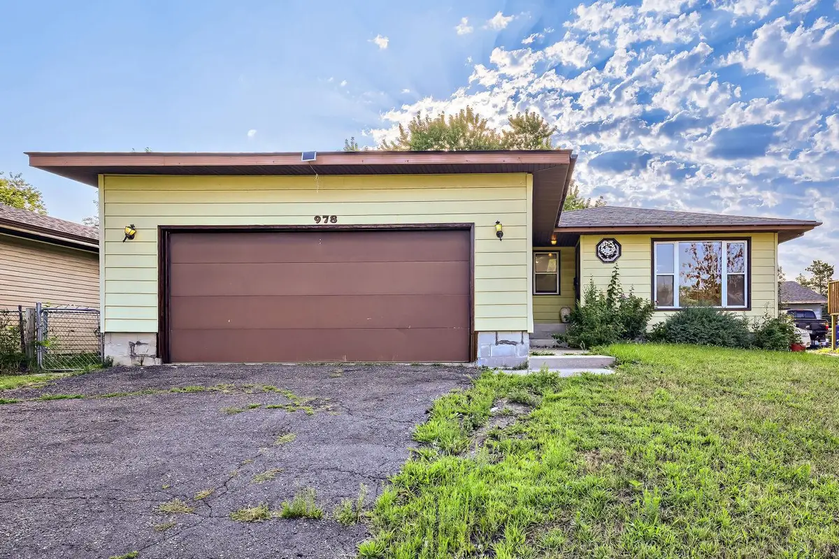 978 Western Avenue N, Saint Paul, MN 55117 - #1