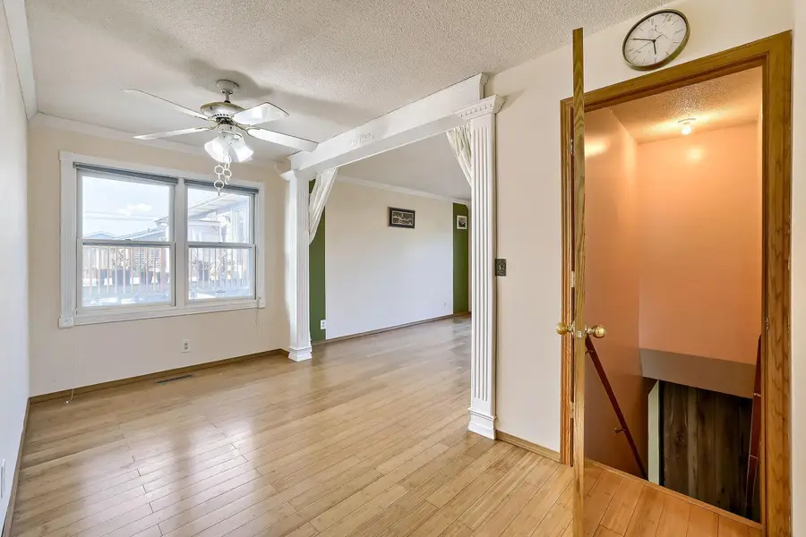 978 Western Avenue N, Saint Paul, MN 55117 - #3