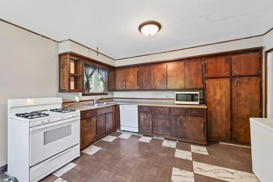 725 California Avenue E, Saint Paul, MN 55106 - #3