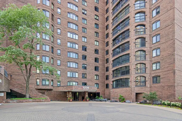 1235 Yale Place #808, Minneapolis, MN 55403