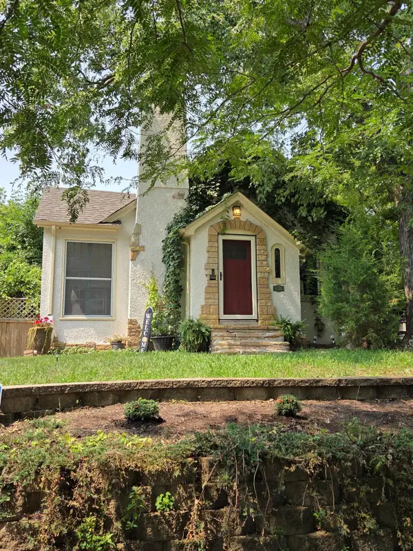1136 Xerxes Avenue S, Minneapolis, MN 55405