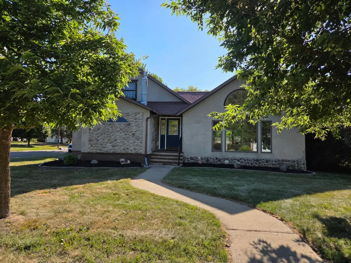 610 6th Street Sw, Forman, ND 58032 - #1