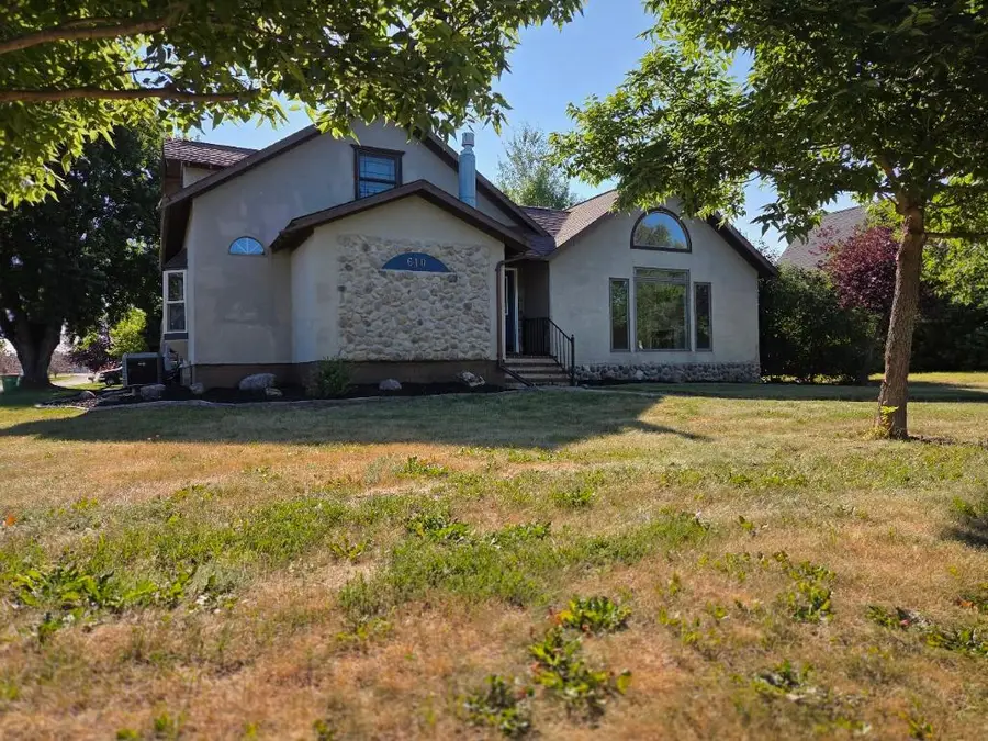 610 6th Street Sw, Forman, ND 58032 - #3