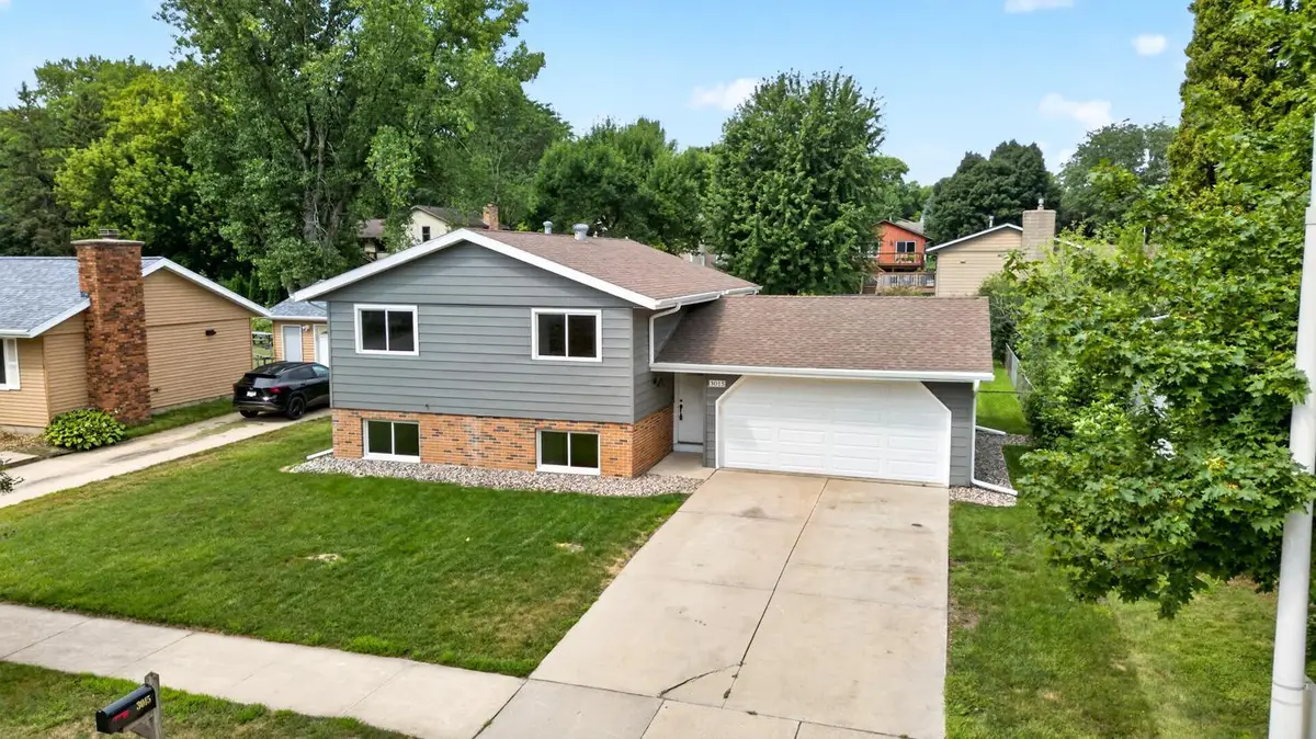 3015 4th Avenue Nw, Rochester, MN 55901 - #1