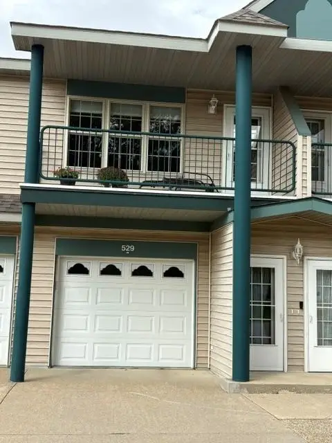 529 Hilltop Drive Ne, Hutchinson, MN 55350