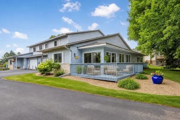 1154 Aston Circle, Burnsville, MN 55337