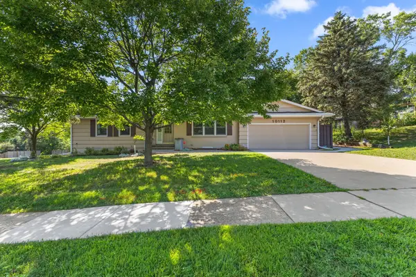 10112 Nord Avenue S, Bloomington, MN 55437