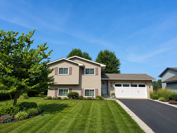 9748 Hames Court S, Cottage Grove, MN 55016