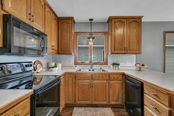914 Willow Grove Circle, Waite Park, MN 56387