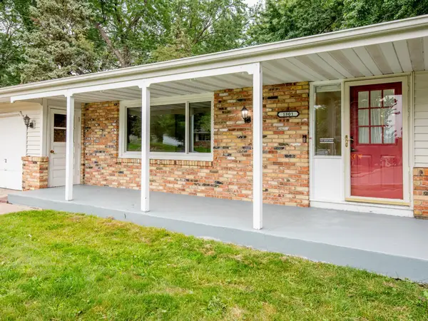 1801 River Hills Drive, Burnsville, MN 55337